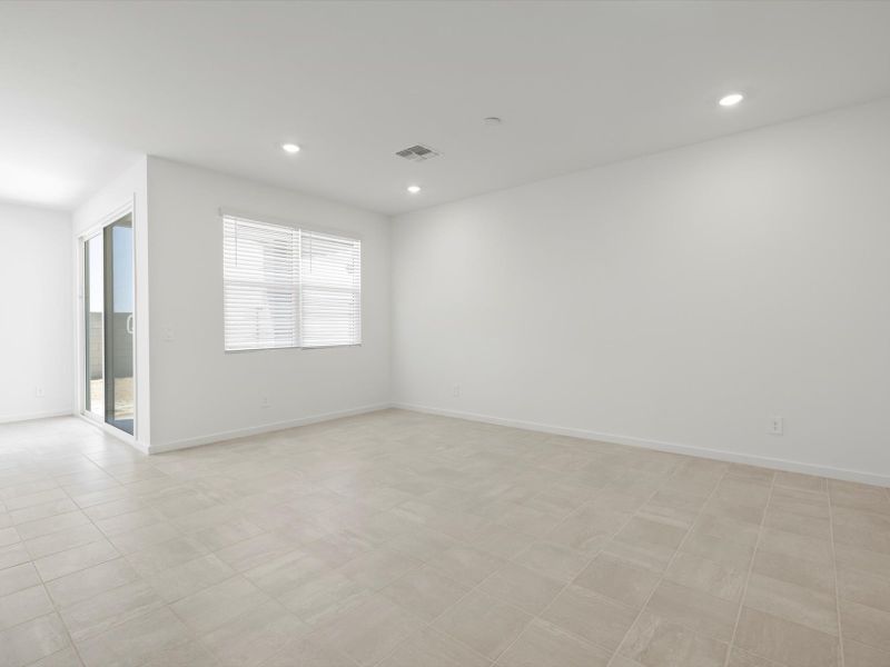 Spacious, unfurnished interior of a new home in Mountain View Estates Reserve Series, Buckeye (Image 9).