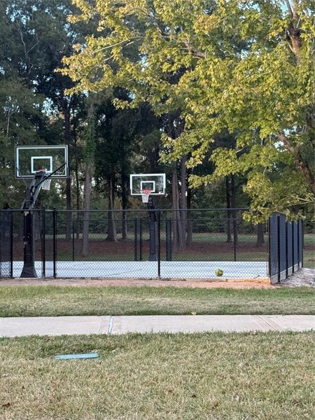 There's even a basketball court in the neighborhood. Plus picnic areas and trails.