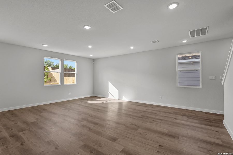 Spacious, unfurnished interior of a new home in Agave, San Antonio (Image 29).