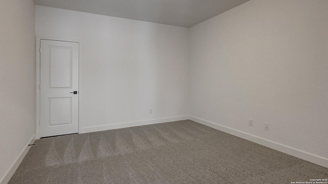 Spacious, unfurnished interior of a new home in Ranches At Creekside 55', Boerne (Image 21).