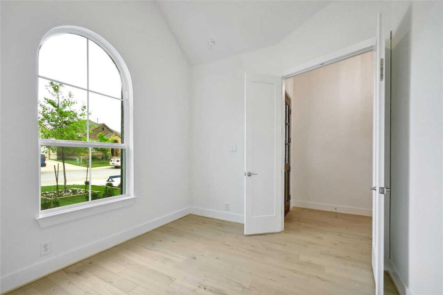 Spacious, unfurnished interior of a new home in Emory Glen, Magnolia (Image 7).