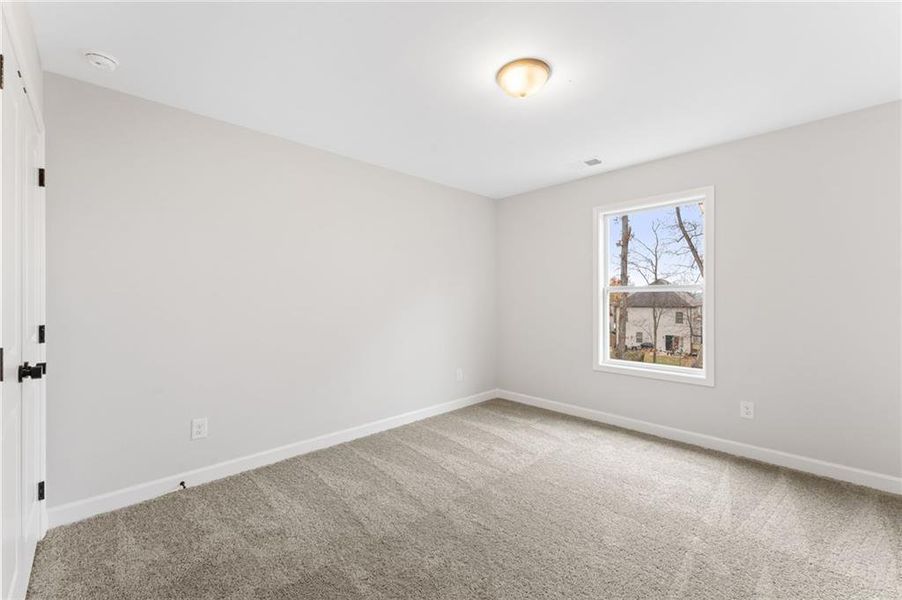 Spacious, unfurnished interior of a new home in Cherokee Township, Acworth (Image 23).