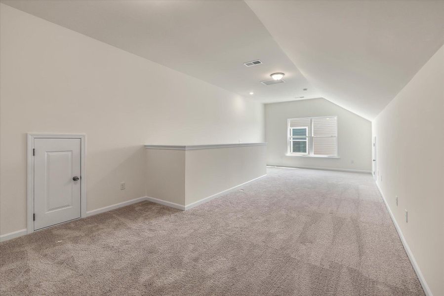 Spacious, unfurnished interior of a new home in Parker's Preserve, Ridgeville (Image 20).
