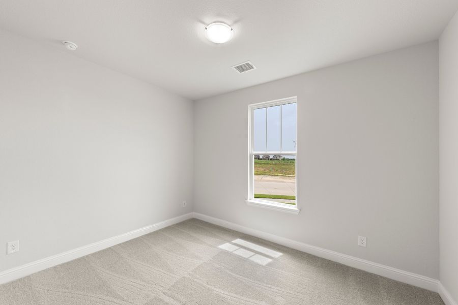 Spacious, unfurnished interior of a new home in Creekside, Royse City (Image 24).