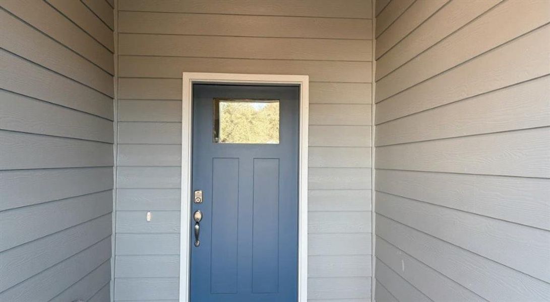 Exterior details and patio area of a home in Sandstone Estates, Granbury (Image 17).
