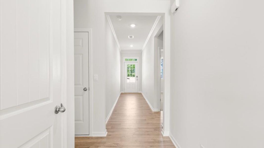 Spacious, unfurnished interior of a new home in Parkside at Carter Grove, Cartersville (Image 11).