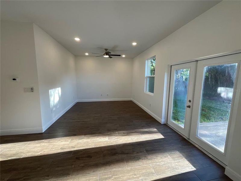 Spacious, unfurnished interior of a new home in , Orlando (Image 17).