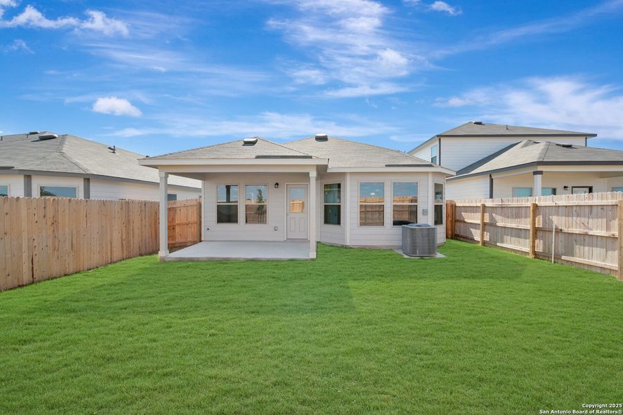 Exterior details and patio area of a home in Park Place, New Braunfels (Image 18).