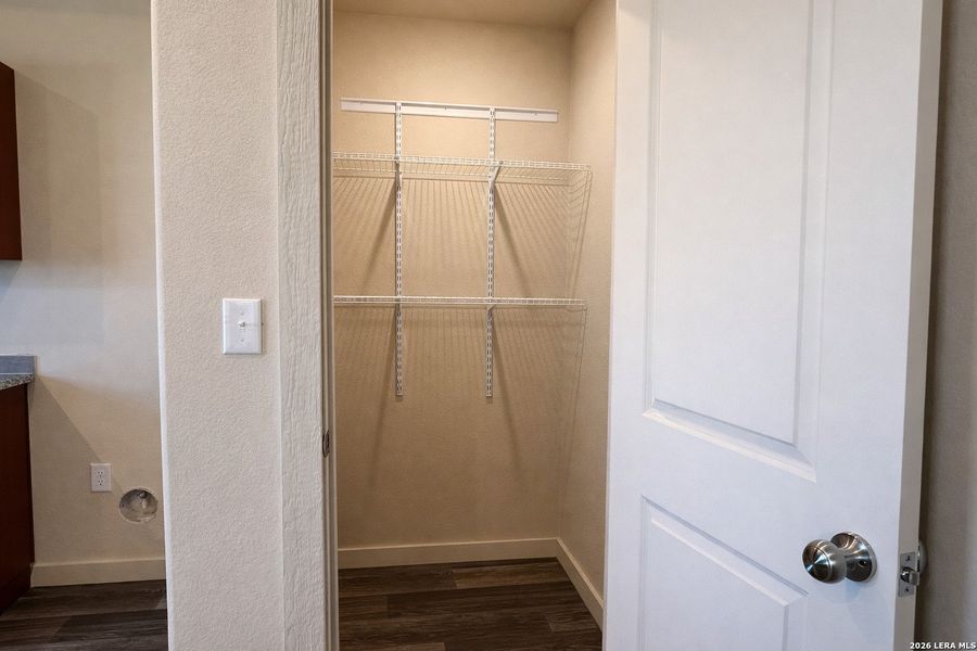 Spacious, unfurnished interior of a new home in , Floresville (Image 22).