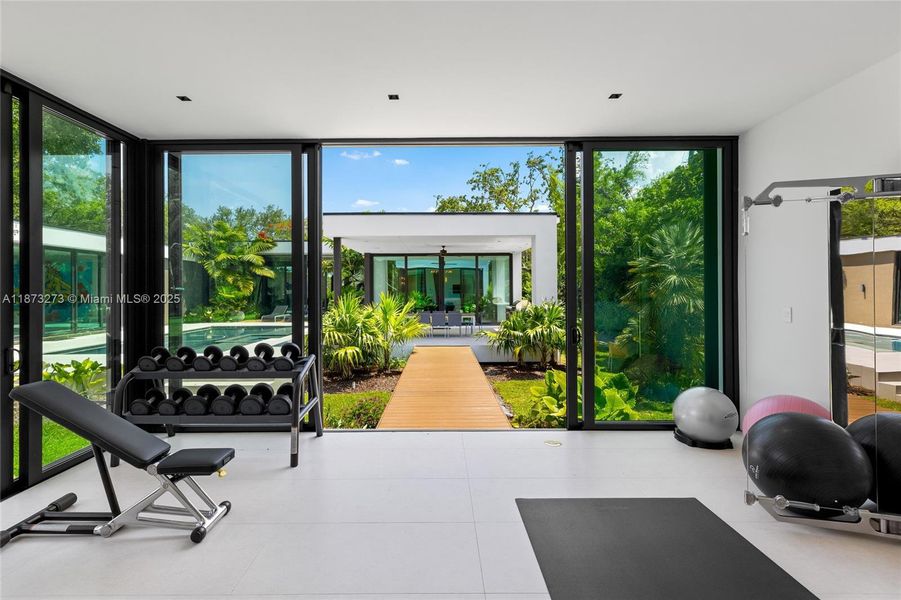 Furnished interior view inside a new home in , Pinecrest (Image 74).