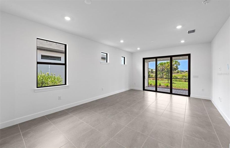 Spacious, unfurnished interior of a new home in Talon Preserve on Palmer Ranch, Nokomis (Image 18).