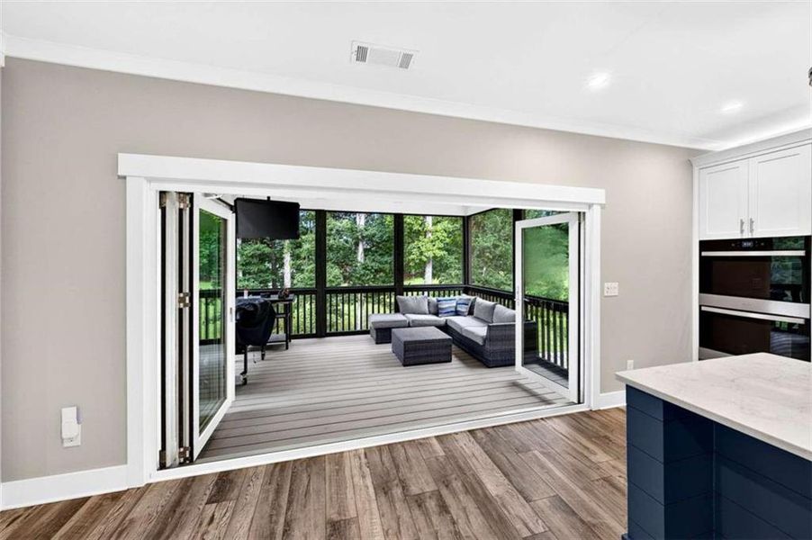 Image 86 of a home in .