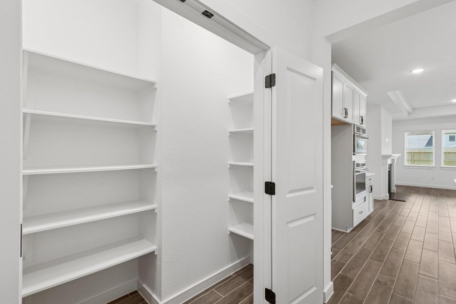 Large pantry Large pantry