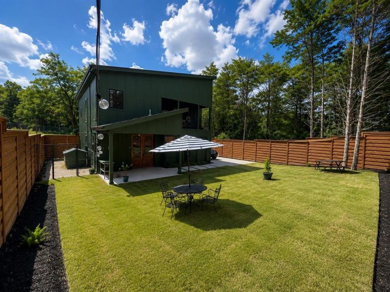 Exterior details and patio area of a home in , Dallas (Image 23).