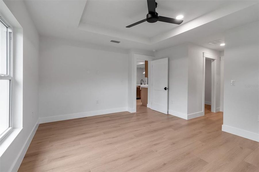 Spacious, unfurnished interior of a new home in , Venice (Image 80).