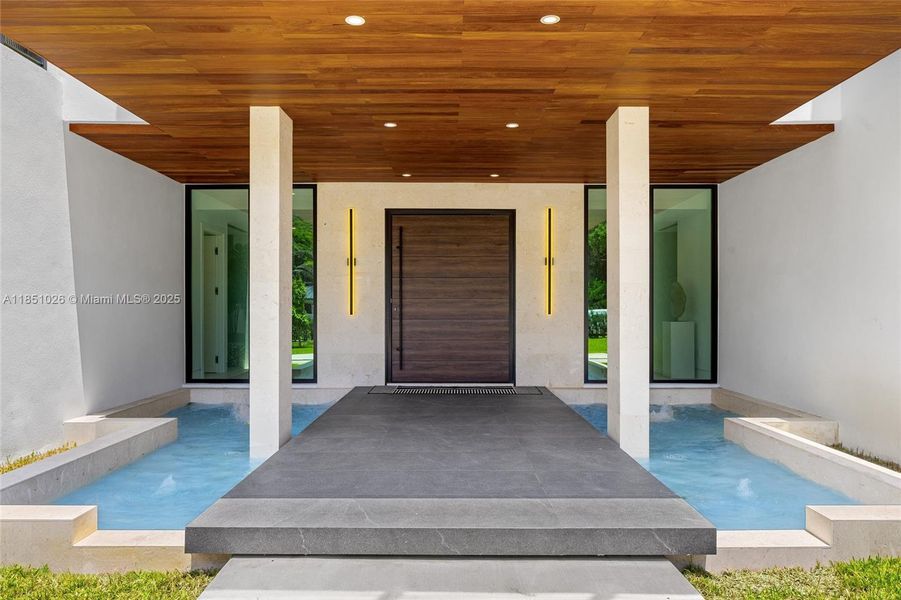 Image 83 of a home in .