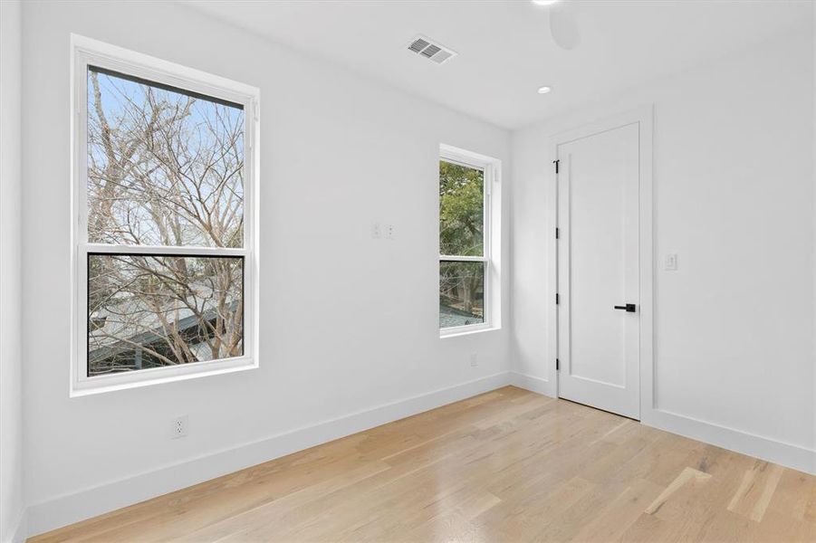 Spacious, unfurnished interior of a new home in , Dallas (Image 20).