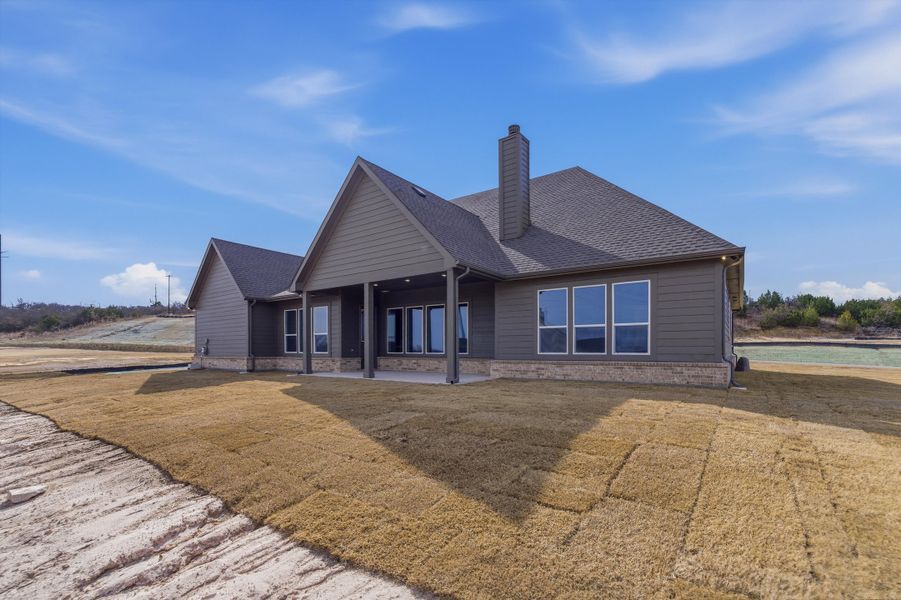 Exterior details and patio area of a home in Eagle Ridge Estates, Weatherford (Image 23).