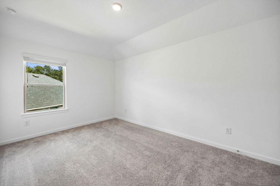 Spacious, unfurnished interior of a new home in Mavera, Conroe (Image 34).