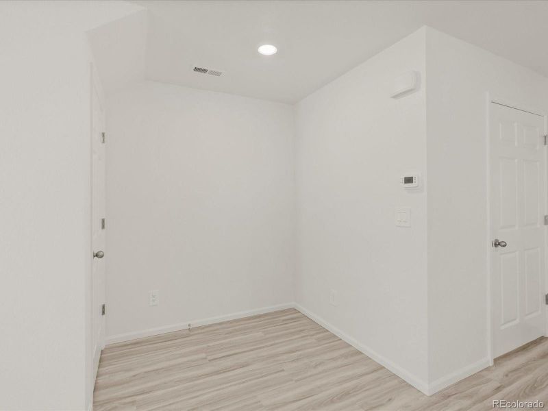 Spacious, unfurnished interior of a new home in Skyview at High Point, Aurora (Image 18).