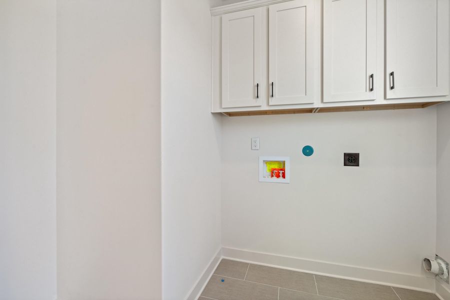 Spacious, unfurnished interior of a new home in White Oak, Arlington (Image 22).