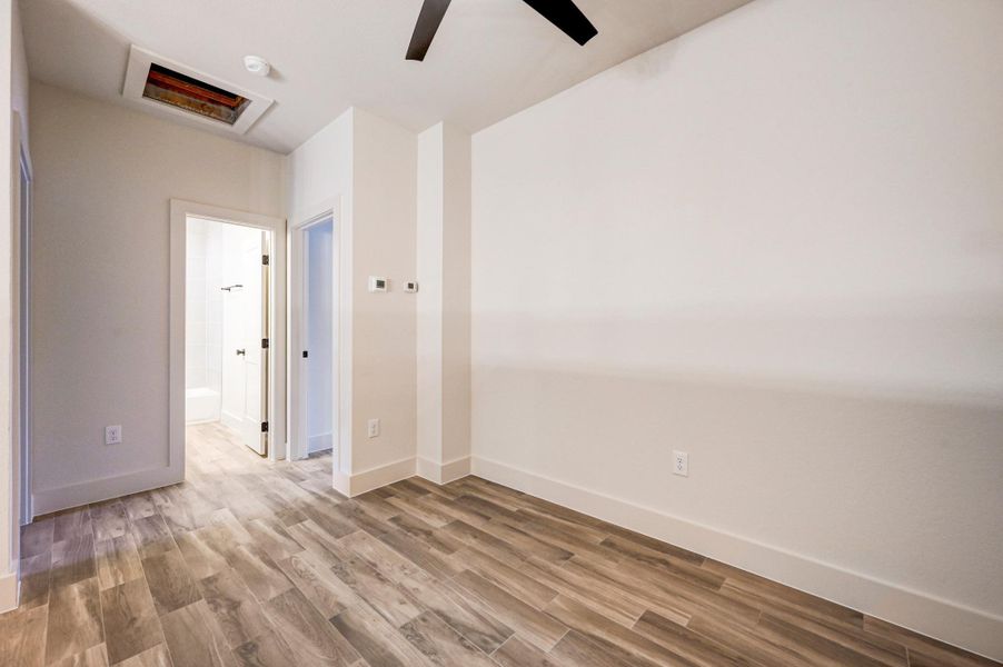 Spacious, unfurnished interior of a new home in , Wimberley (Image 27).