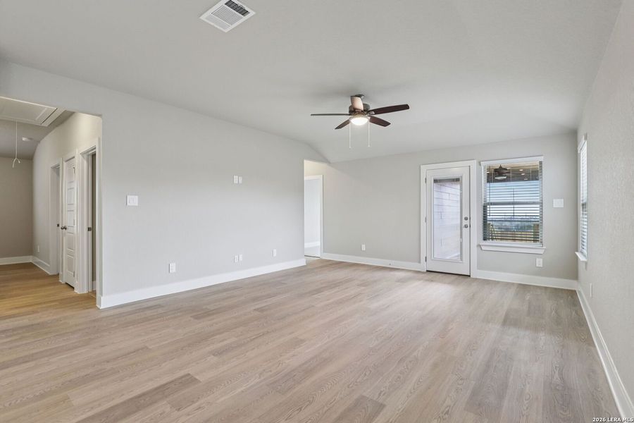 Spacious, unfurnished interior of a new home in Lark Canyon, New Braunfels (Image 44). Spacious, unfurnished interior of a new home in Lark Canyon, New Braunfels (Image 44).