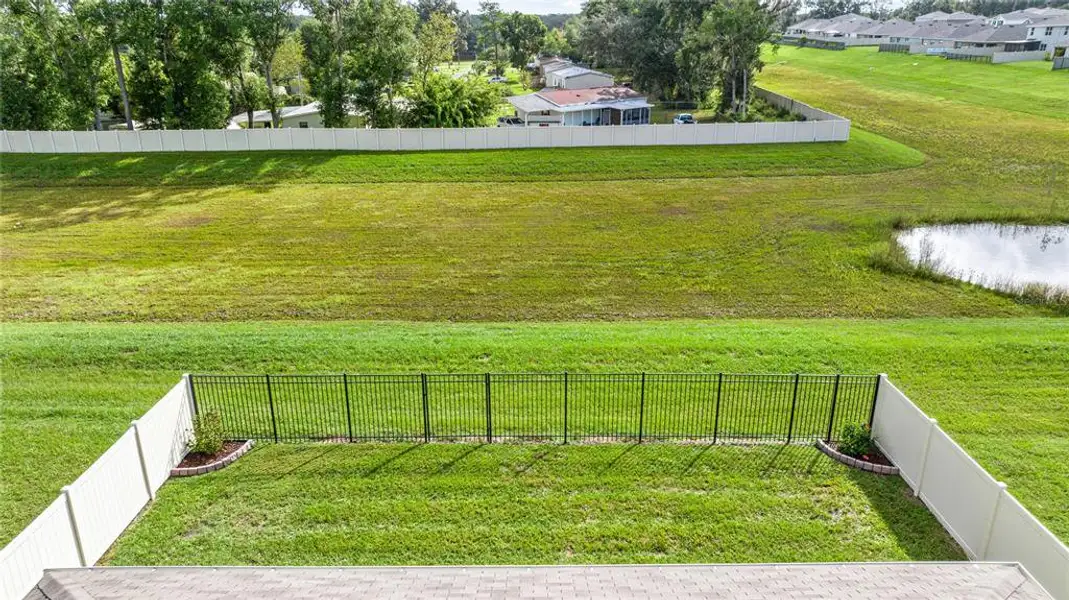 Image 27 of a home in Deer Path.