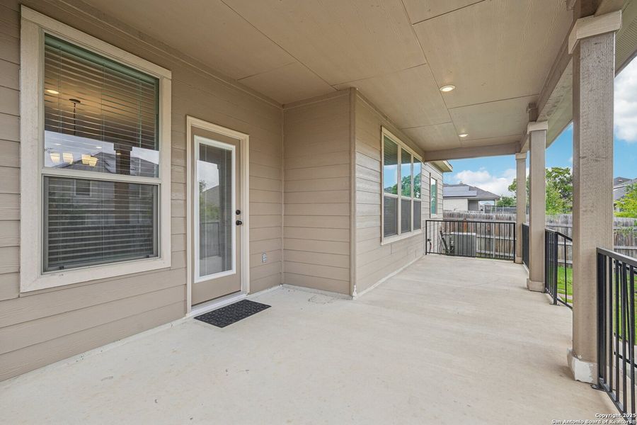 Image 47 of a home in Canyon Crest. Image 47 of a home in Canyon Crest.