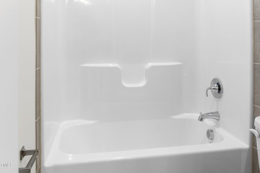 117_godwin_court_bathroomB_2