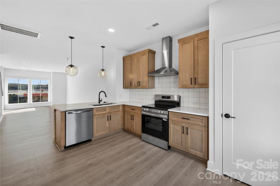 Images are for example purposes only. Finishes and layouts vary per home and are subject to change. Purchase agreements are the sole means of representation for what is included.