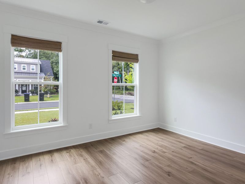 Spacious, unfurnished interior of a new home in Pineland Village, Summerville (Image 21).