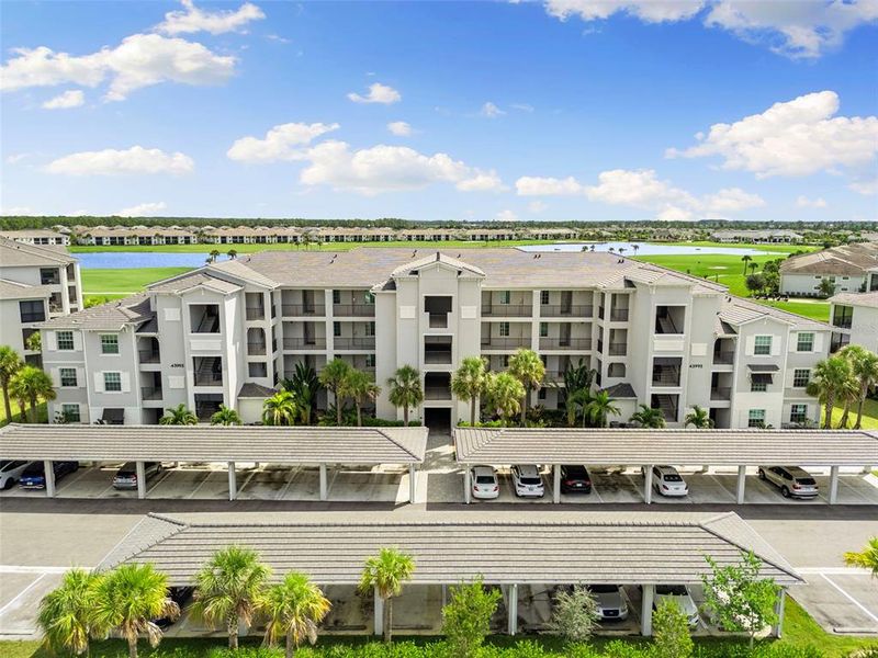 Condo located in Punta Gorda, FL showcasing its design and architecture (Image 4).