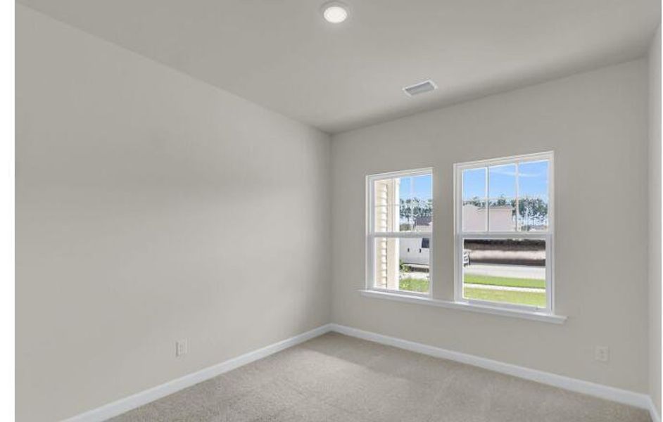 Spacious, unfurnished interior of a new home in , Ravenel (Image 8).