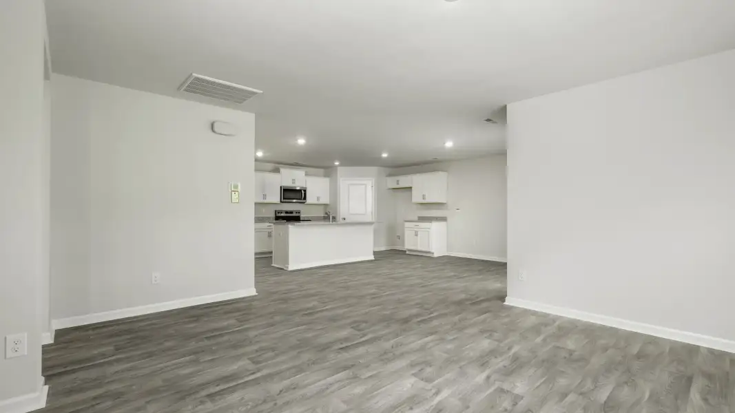 Spacious, unfurnished interior of a new home in Madison Gardens, Lexington (Image 10).