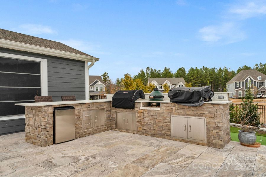 Outdoor kitchen