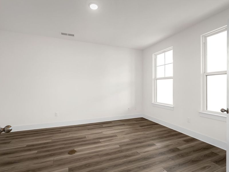 Spacious, unfurnished interior of a new home in Benders Cove, Mount Juliet (Image 22).