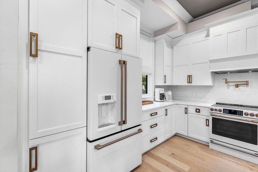 Furnished interior view inside a new home in , Seabrook Island (Image 15).