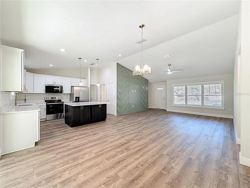 Spacious, unfurnished interior of a new home in , Ocala (Image 40).