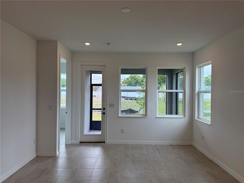 Spacious, unfurnished interior of a new home in Fairway Pointe - 55+ Villa Community, Sun City Center (Image 5).