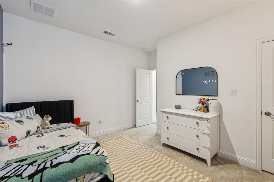 Furnished interior view inside a new home in Stoneridge, Melissa (Image 13).