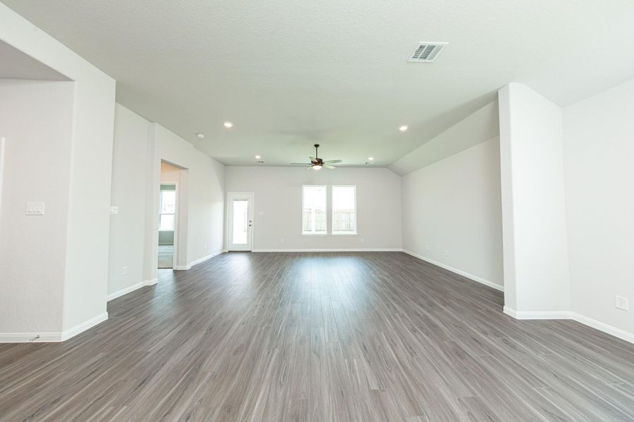 Spacious, unfurnished interior of a new home in Bluestem, Brookshire (Image 20).