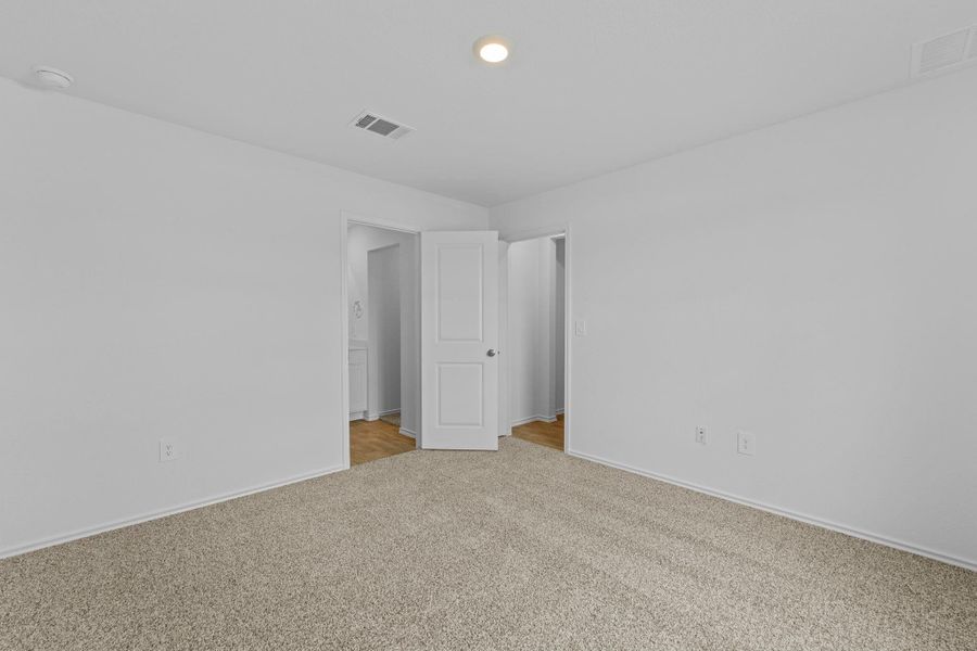 Spacious, unfurnished interior of a new home in Prairie Lakes, Buda (Image 14). Spacious, unfurnished interior of a new home in Prairie Lakes, Buda (Image 14).