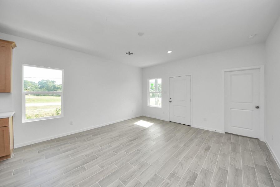 Spacious, unfurnished interior of a new home in , Hempstead (Image 27). Spacious, unfurnished interior of a new home in , Hempstead (Image 27).