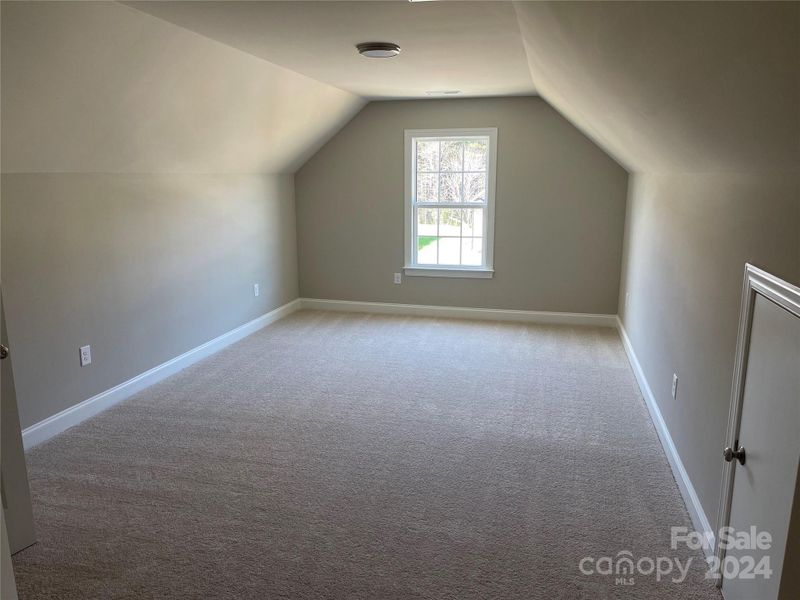 Bonus Room with Closet