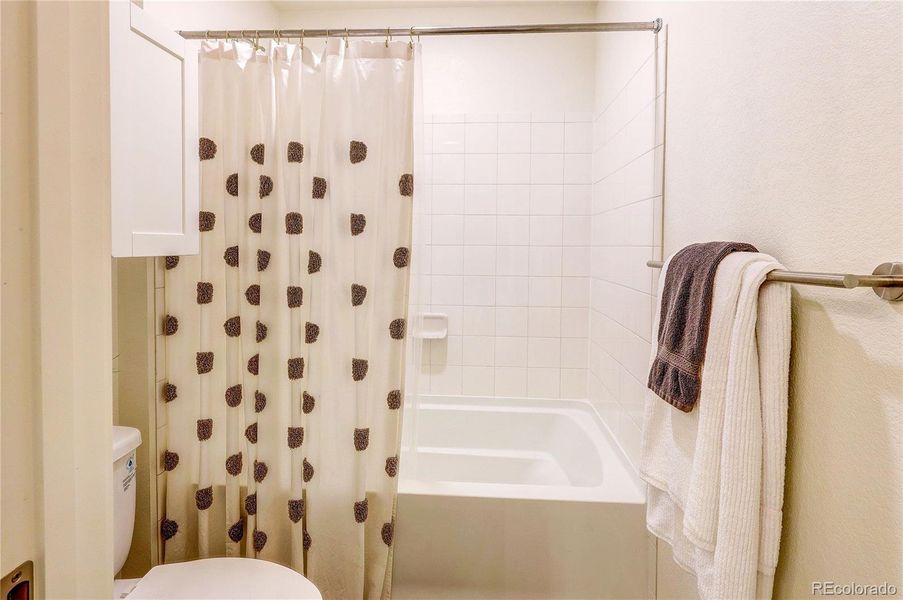 Upstairs Full Bath Upstairs Full Bath