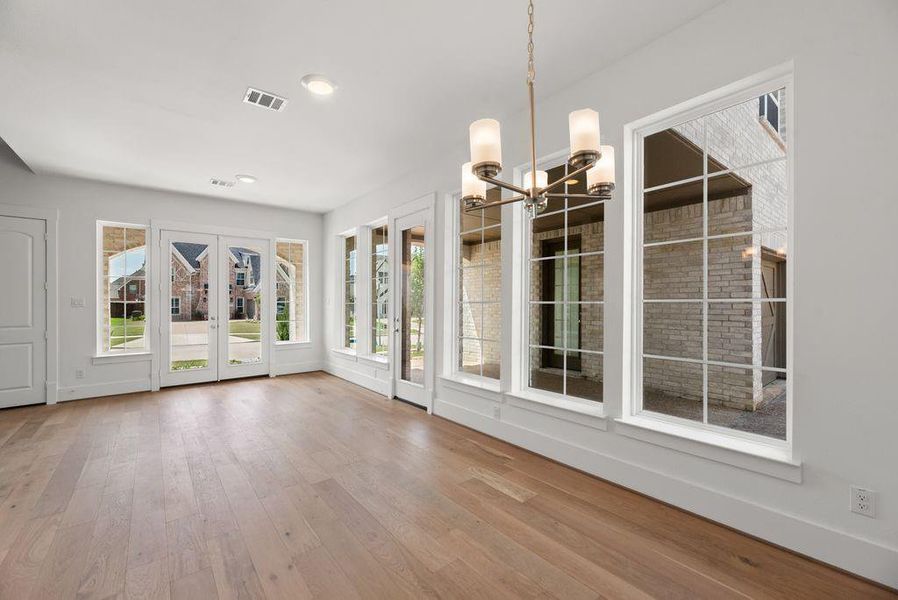 Spacious, unfurnished interior of a new home in Silverleaf Estates in Frisco, Frisco (Image 22).