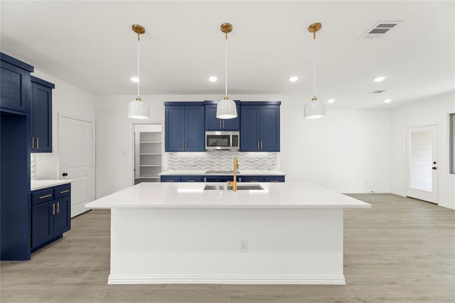 04. 6930 Terlingua - Kitchen