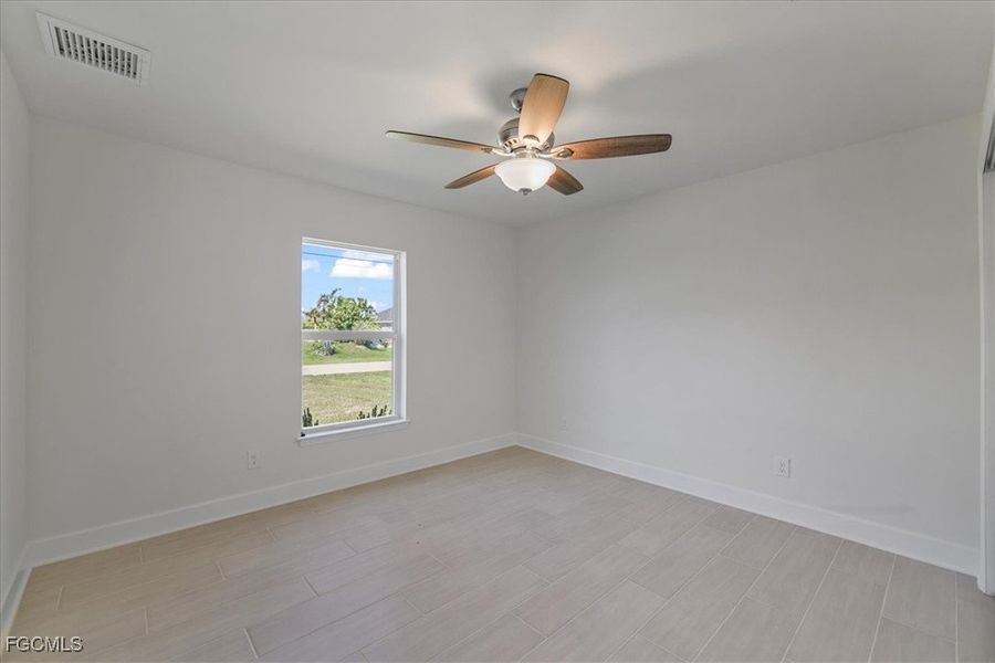 Spacious, unfurnished interior of a new home in Cape Coral, Cape Coral (Image 20).