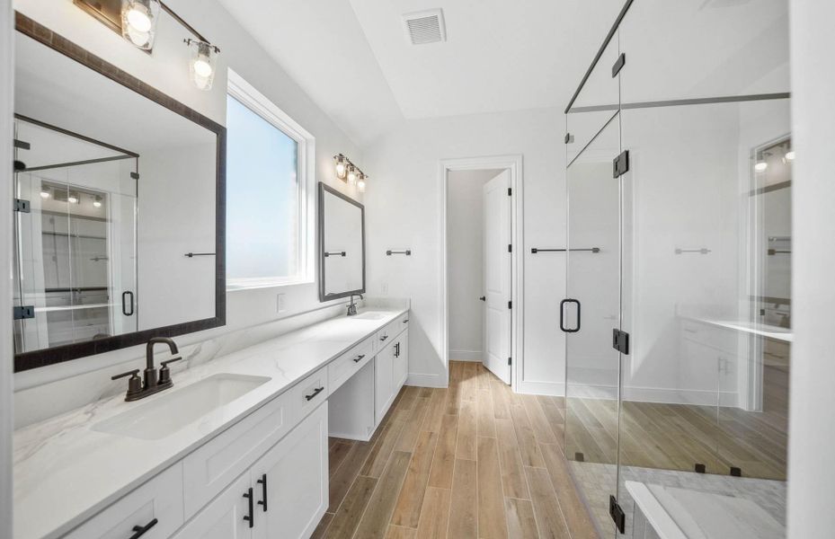 Image 13 of a home in Valencia. Image 13 of a home in Valencia.